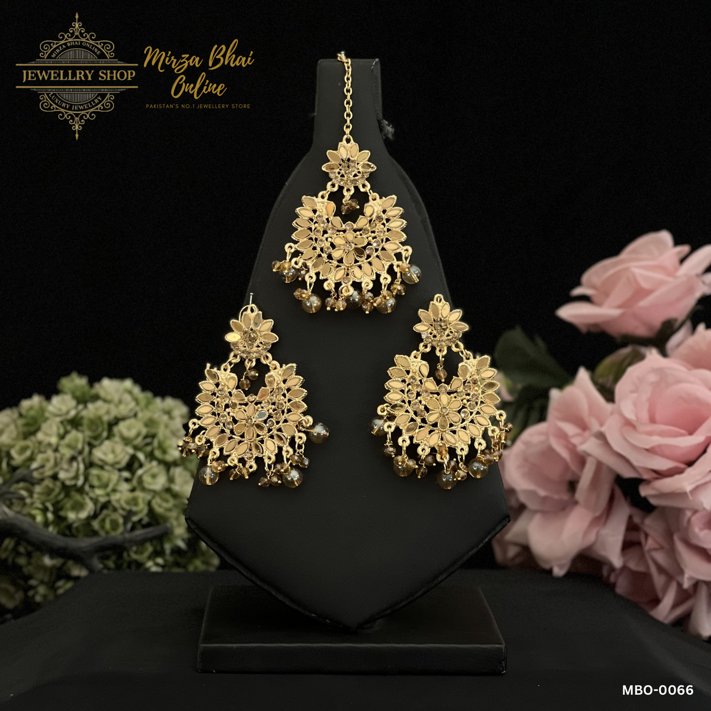 ZAINAB'S EARRING (MBO-0066)