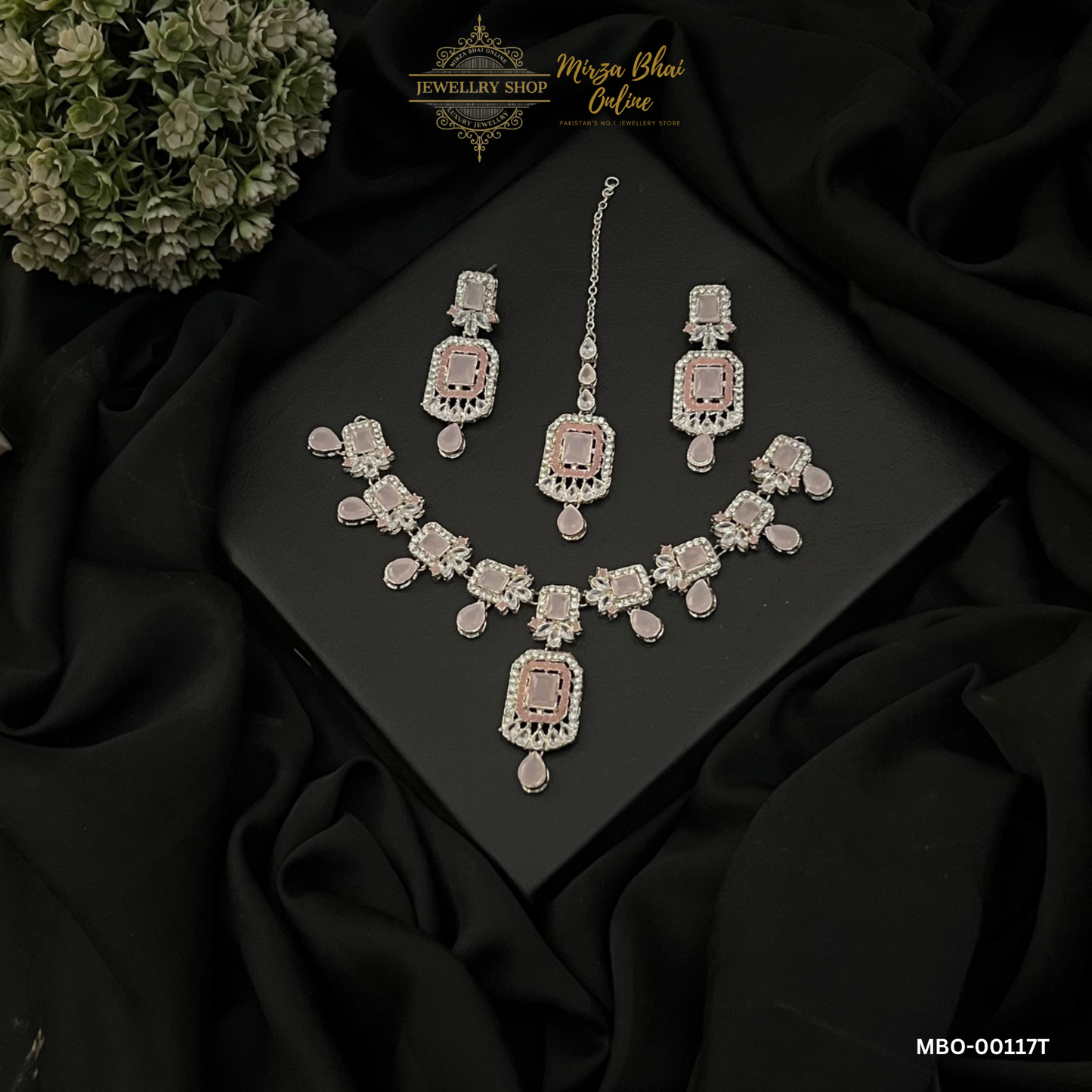 AMILA'S NECKLACE (MBO-00117T)