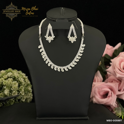 NUHA'S NECKLACE (MBO-00599T)