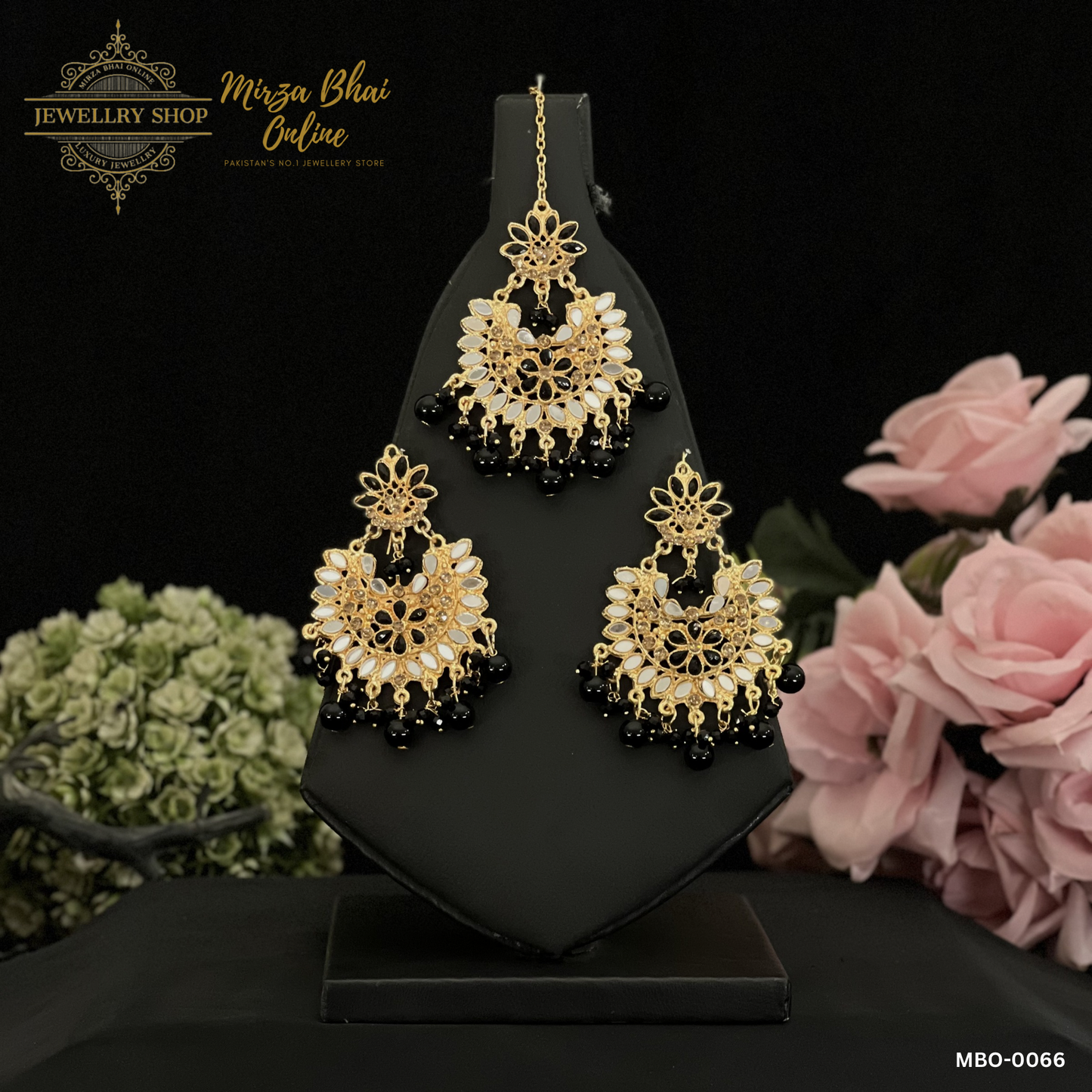 ZAINAB'S EARRING (MBO-0066)
