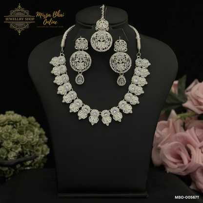 AMINA'S NECKLACE (MBO-00567T)