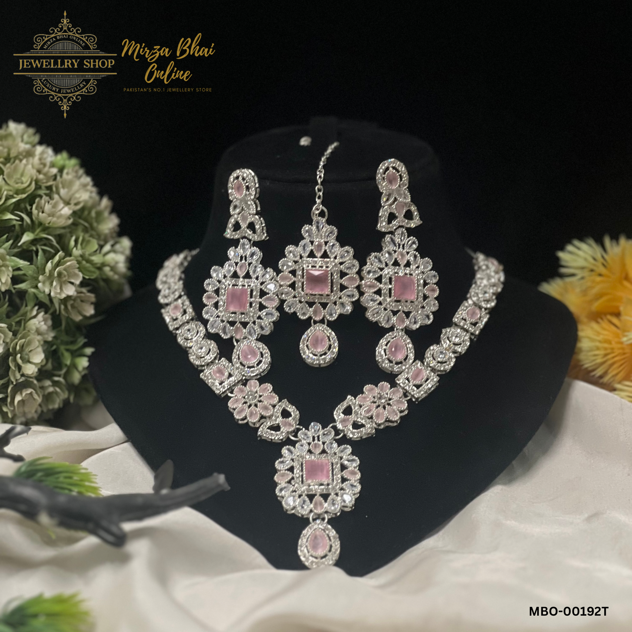 NORMA'S NECKLACE (MBO-00192T)