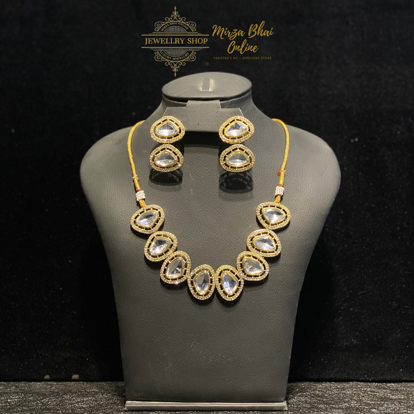 AYLA'S NECKLACE (MBO-00242T)