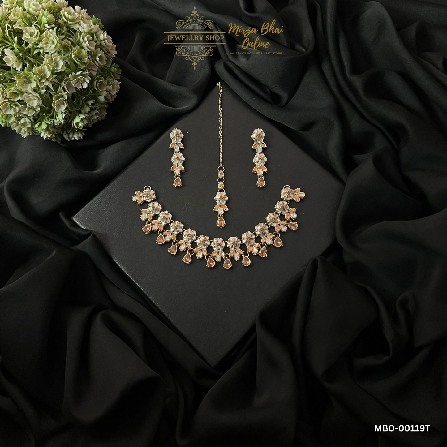 NAVEERA'S NECKLACE (MBO-00119T)