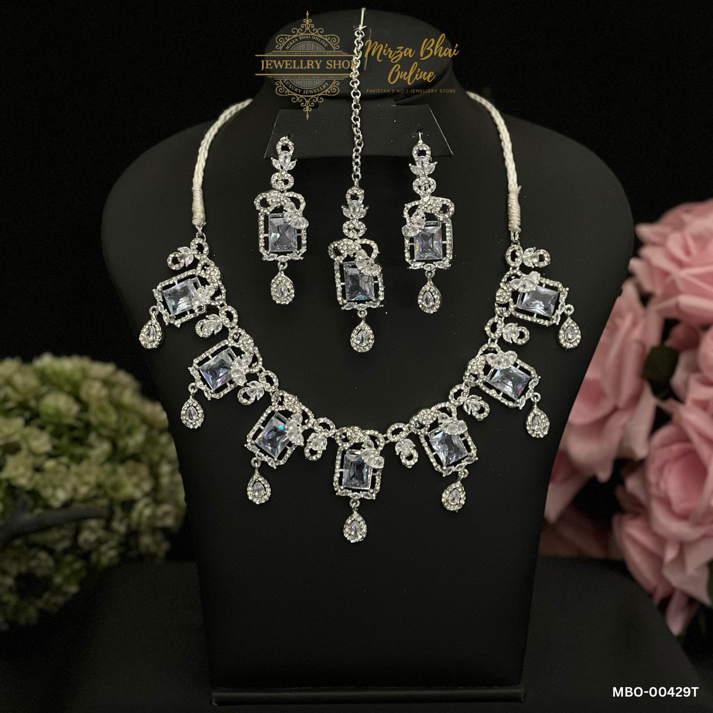 ZAHRA'S NECKLACE (MBO-00429T)